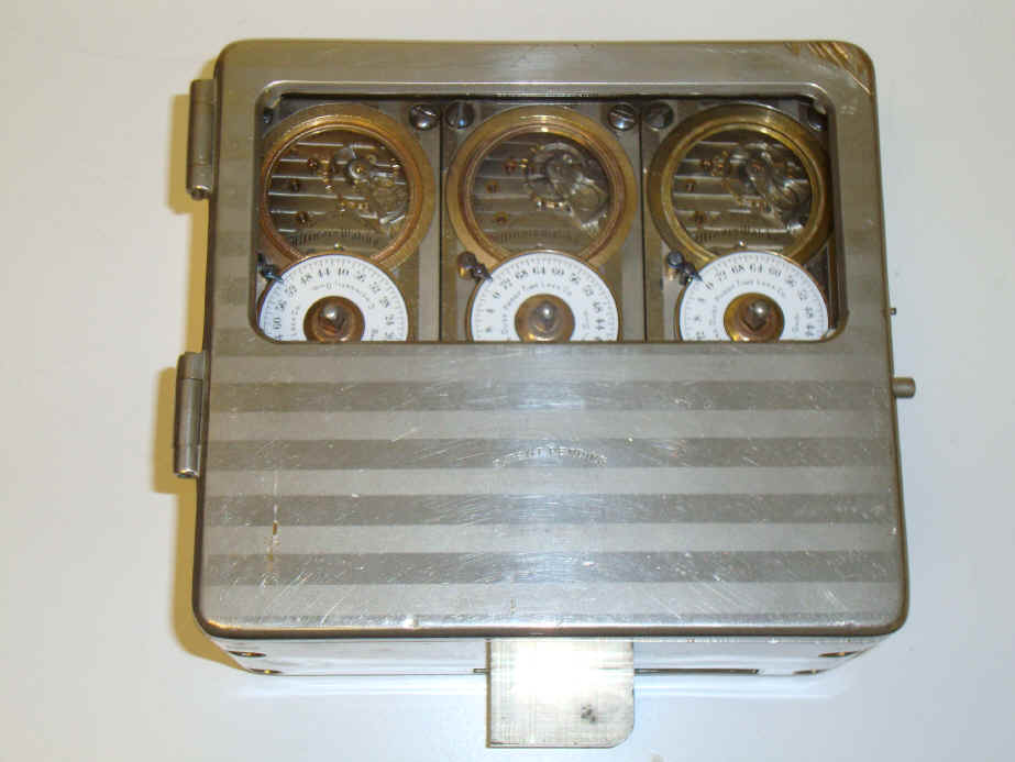 Bankers Dustproof-a.JPG (2118501 bytes)