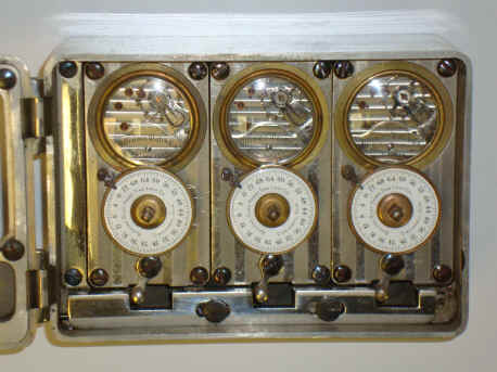 Bankers Dustproof-c (1).JPG (2270571 bytes)