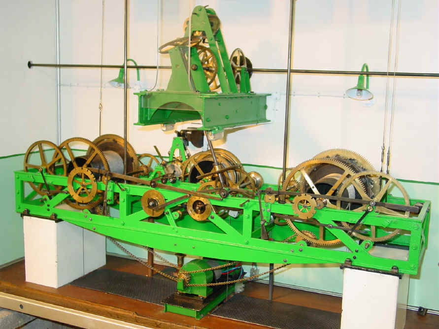 Big Ben model (1).JPG (882096 bytes)