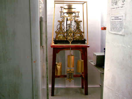 Brass tower clock-Saff (31).jpg (642639 bytes)
