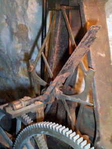 Dcp00316-rotated.jpg (77863 bytes)