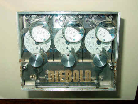 Diebold 3mvt open face.jpg (951038 bytes)