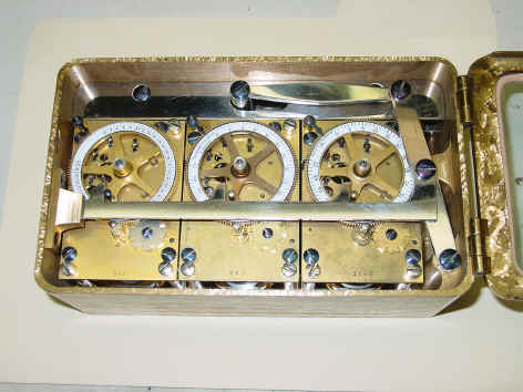 S&G 3mvt large wagon wheel-brass2.jpg (850010 bytes)