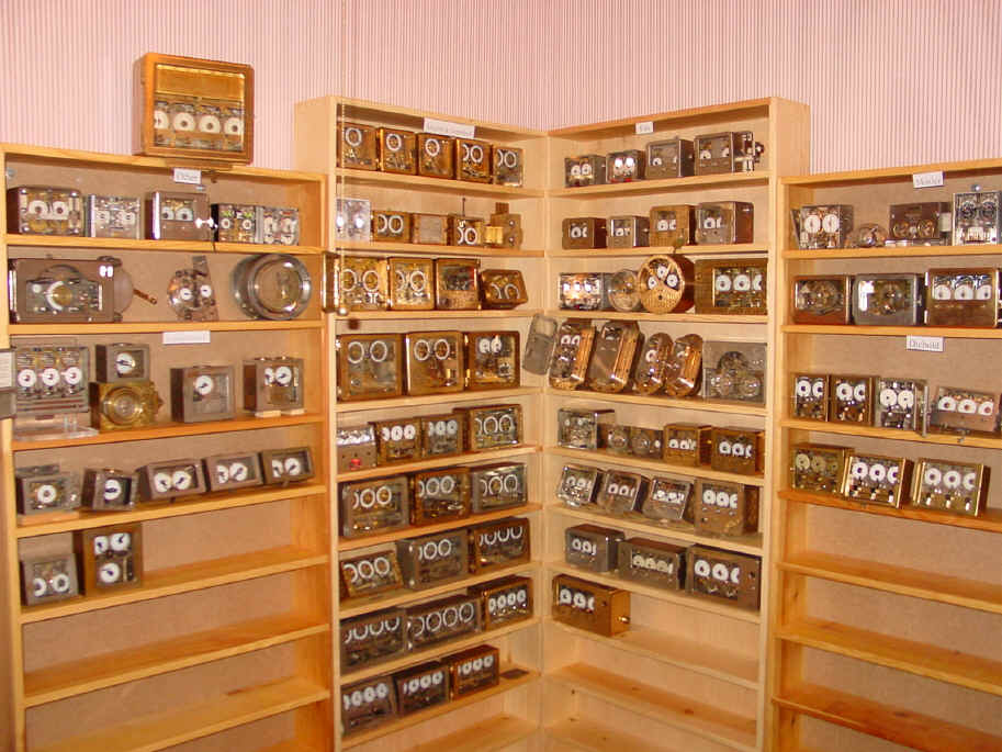 Time lock collection (1).JPG (923700 bytes)
