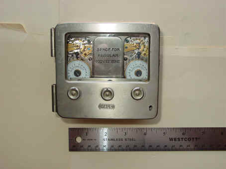 Yale 2mvt-w-spacer-silver.jpg (701583 bytes)