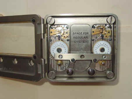 Yale 2mvt-w-spacer-silver2.jpg (796730 bytes)