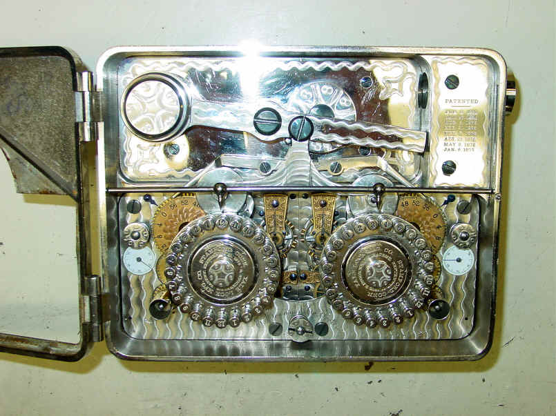 Yale 2mvt pin dial2.jpg (776170 bytes)