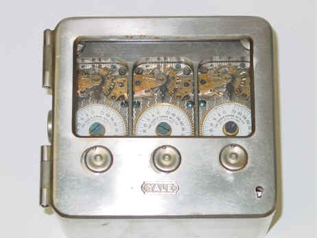 Yale 3 t-mvt.JPG (804784 bytes)