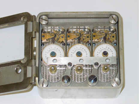 Yale 3 t-mvt (1).JPG (795570 bytes)