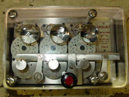 Yale 3mvt-plastic.jpg (539819 bytes)