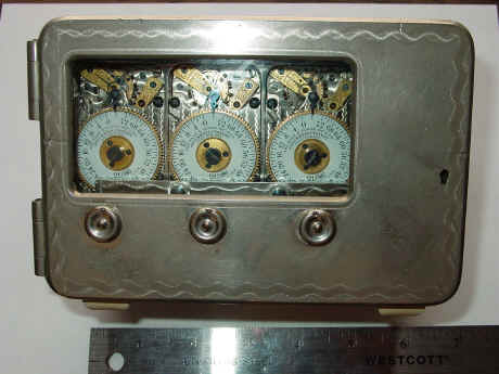 Yale 3mvt-silver.jpg (599851 bytes)