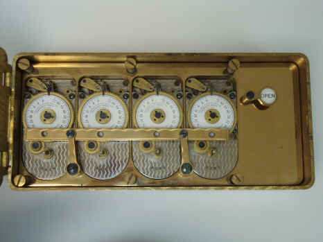 Yale 4mvt-M-brass (1).JPG (2305403 bytes)