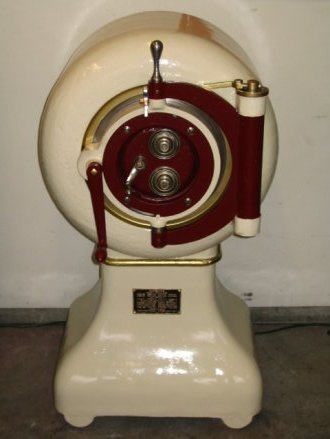 Yale LS31 in safe.jpg (21261 bytes)