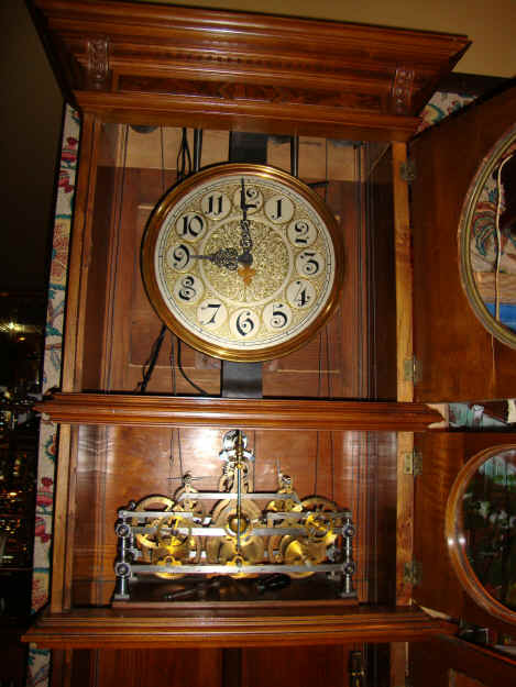 German mini tower clock in tallcase (5).JPG (1906970 bytes)