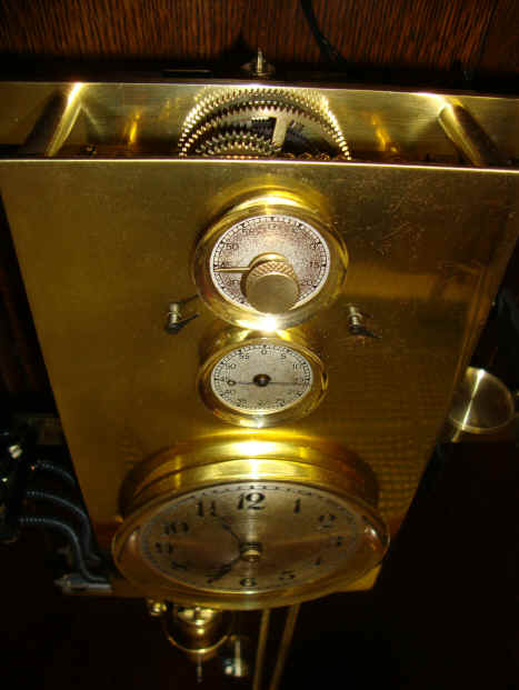 Telechron C (3).JPG (1909818 bytes)