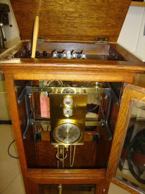 Telechron C (98).JPG (1877163 bytes)